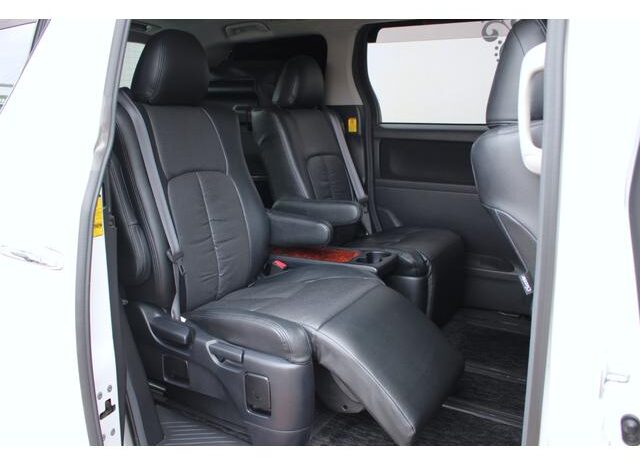 
								TOYOTA VELLFIRE 2010 full									