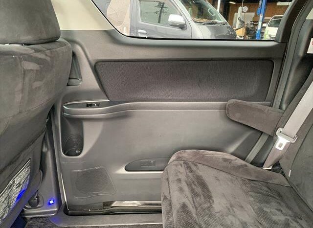 
								TOYOTA VELLFIRE 2009 full									