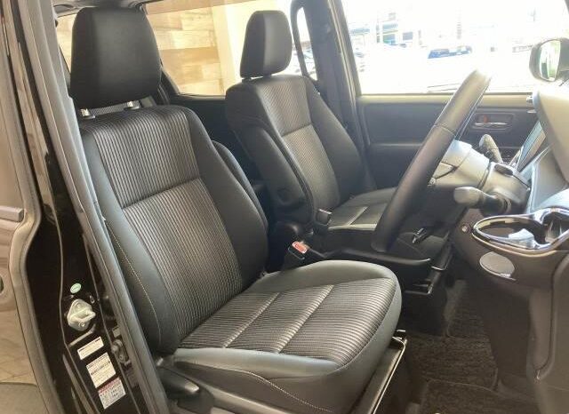 
								TOYOTA VOXY 2016 full									