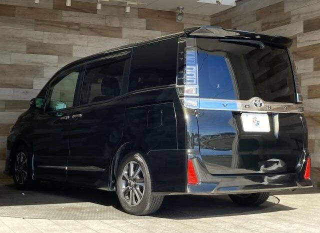 
								TOYOTA VOXY 2016 full									