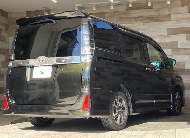 
								TOYOTA VOXY 2016 full									