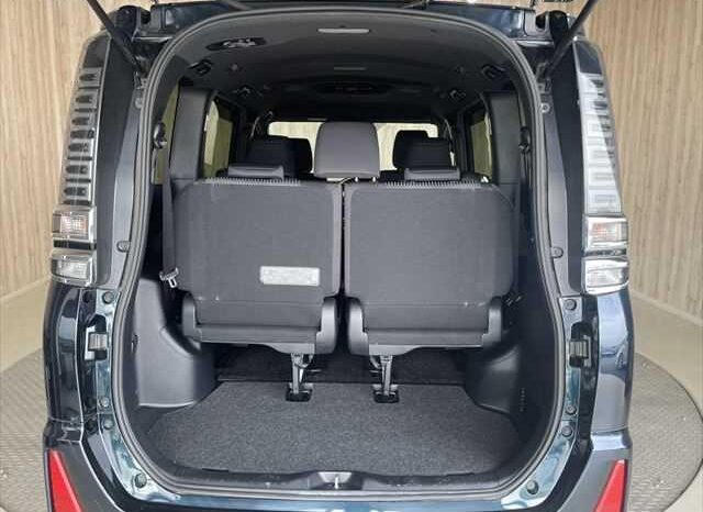 
								TOYOTA VOXY 2018 full									