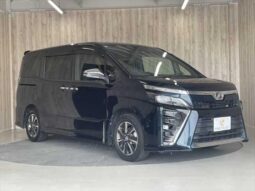 TOYOTA VOXY 2018