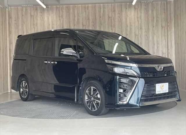 
								TOYOTA VOXY 2018 full									