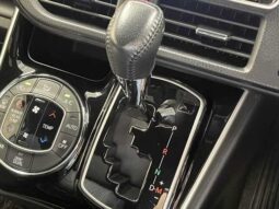 
										TOYOTA VOXY 2018 full									