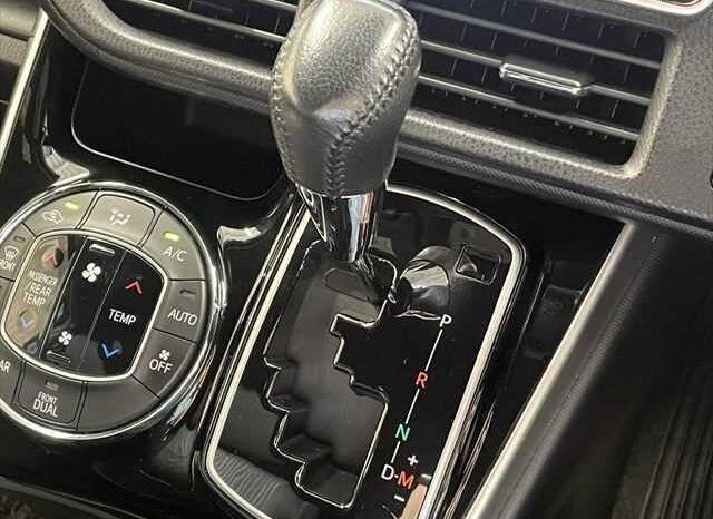 
								TOYOTA VOXY 2018 full									