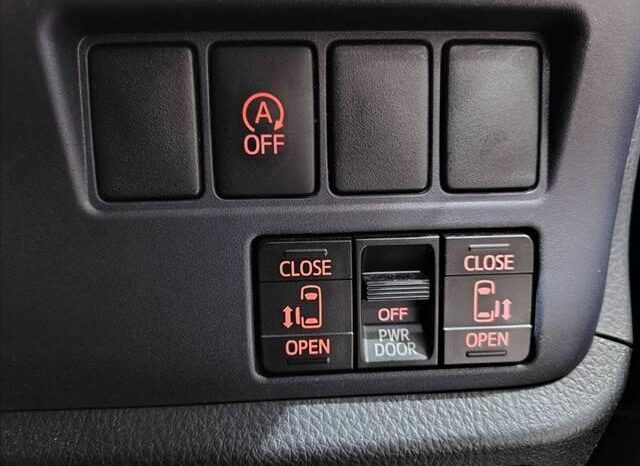 
								TOYOTA VOXY 2015 full									