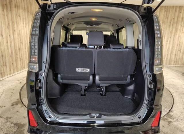 
								TOYOTA VOXY 2015 full									