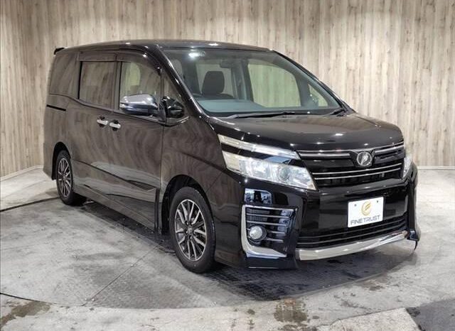 
								TOYOTA VOXY 2015 full									