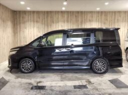 
										TOYOTA VOXY 2015 full									