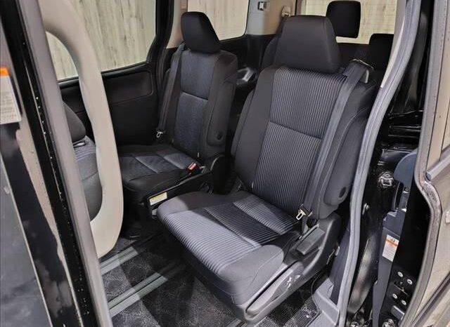 
								TOYOTA VOXY 2015 full									