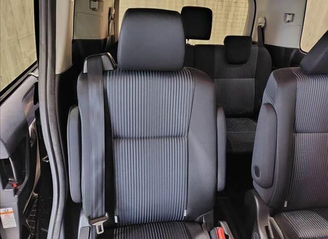 
								TOYOTA VOXY 2015 full									