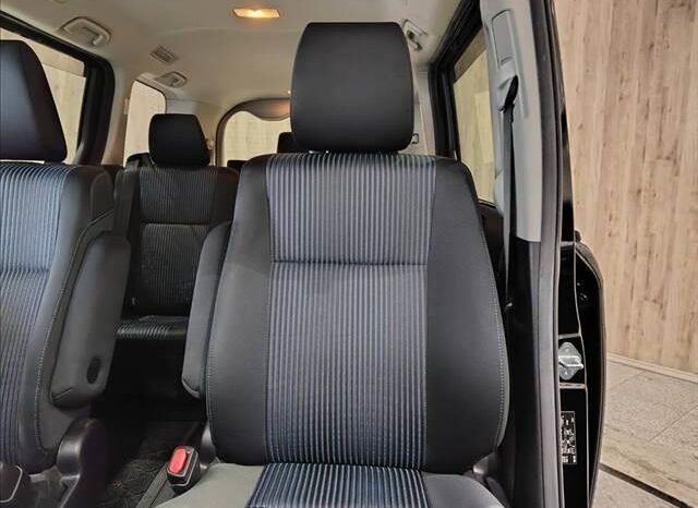 
								TOYOTA VOXY 2015 full									