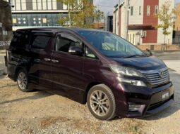 TOYOTA VELLFIRE 2010