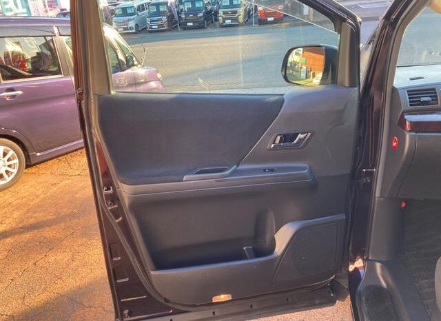 
								TOYOTA VELLFIRE 2012 full									