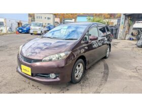 TOYOTA WISH 2011