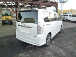 
										TOYOTA VOXY 2013 full									