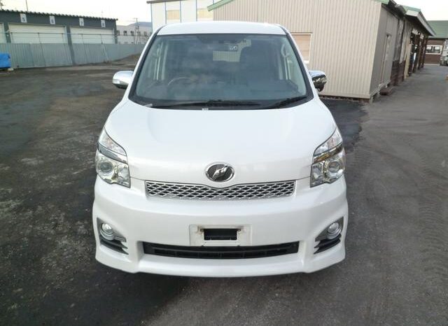 
								TOYOTA VOXY 2013 full									