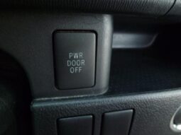 
										TOYOTA VOXY 2013 full									