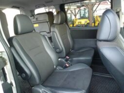 
										TOYOTA VOXY 2013 full									