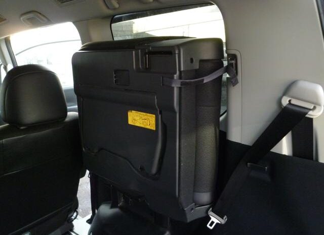 
								TOYOTA VOXY 2013 full									