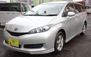TOYOTA WISH 2011