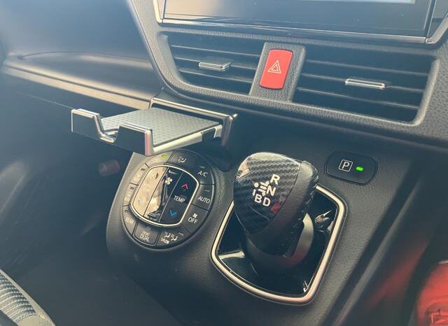 
								TOYOTA VOXY 2016 full									