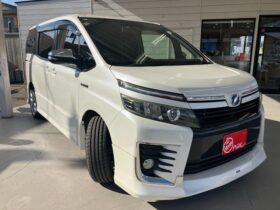 TOYOTA VOXY 2016