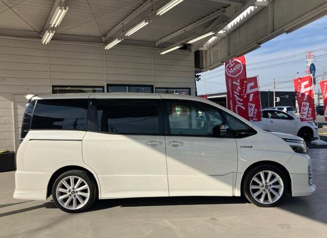 
								TOYOTA VOXY 2016 full									