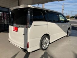 
										TOYOTA VOXY 2016 full									