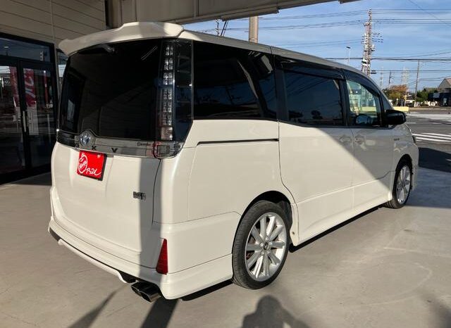 
								TOYOTA VOXY 2016 full									