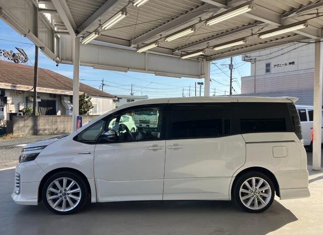 
								TOYOTA VOXY 2016 full									