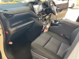 
										TOYOTA VOXY 2016 full									