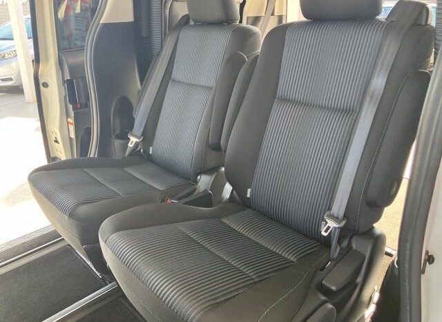 
								TOYOTA VOXY 2016 full									