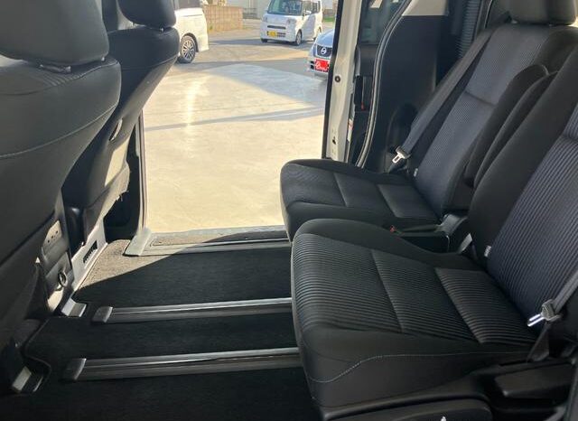 
								TOYOTA VOXY 2016 full									