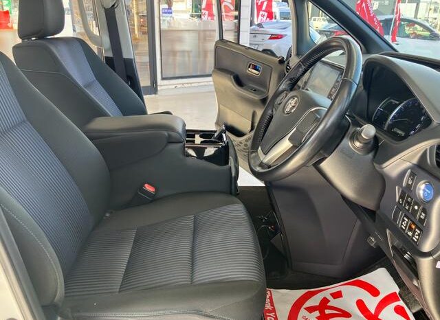 
								TOYOTA VOXY 2016 full									