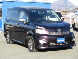 TOYOTA VOVY 2010