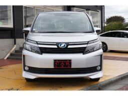
										TOYOTA VOXY 2015 full									