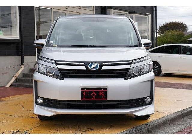 
								TOYOTA VOXY 2015 full									