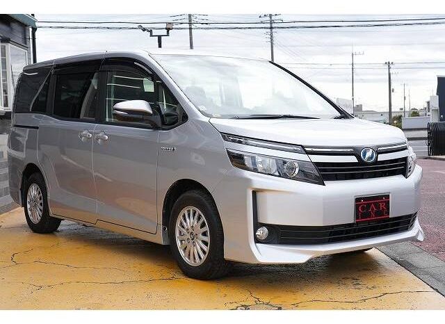 
								TOYOTA VOXY 2015 full									