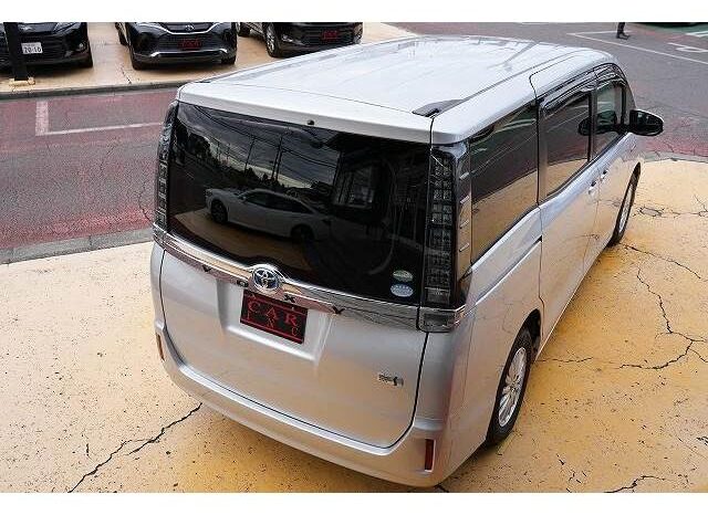 
								TOYOTA VOXY 2015 full									