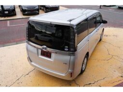 
										TOYOTA VOXY 2015 full									