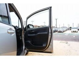 
										TOYOTA VOXY 2015 full									