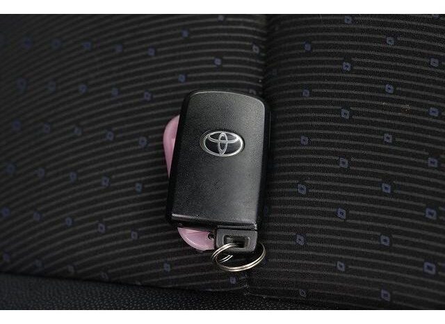 
								TOYOTA VOXY 2015 full									