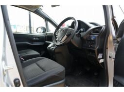 
										TOYOTA VOXY 2015 full									