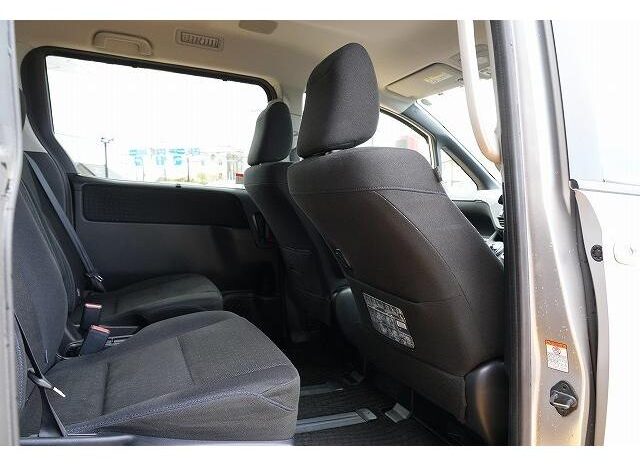 
								TOYOTA VOXY 2015 full									