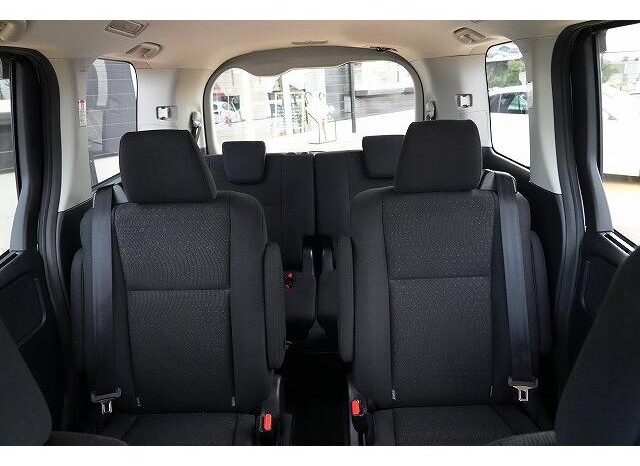 
								TOYOTA VOXY 2015 full									