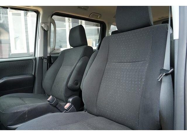 
								TOYOTA VOXY 2015 full									