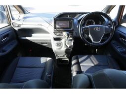 
										TOYOTA VOXY 2015 full									