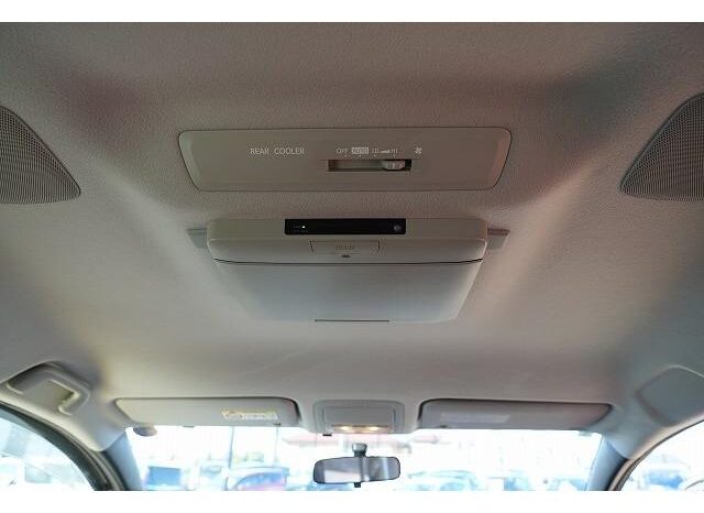 
								TOYOTA VOXY 2015 full									